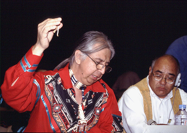 Kenneth Deer mit einem Redebeitrag (Foto: Oliver Kluge 2000)