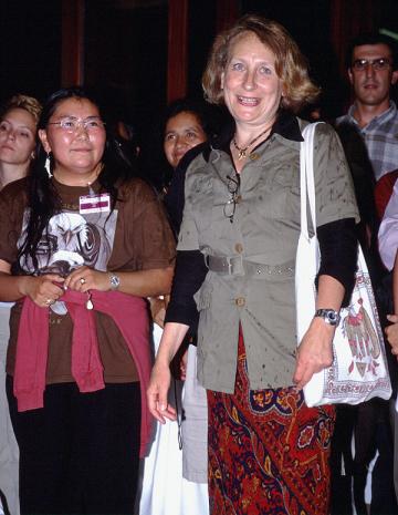 Pierrette Birraux-Ziegler (re.) von Docip, und Olga Csonka (Foto: Oliver Kluge 2000)