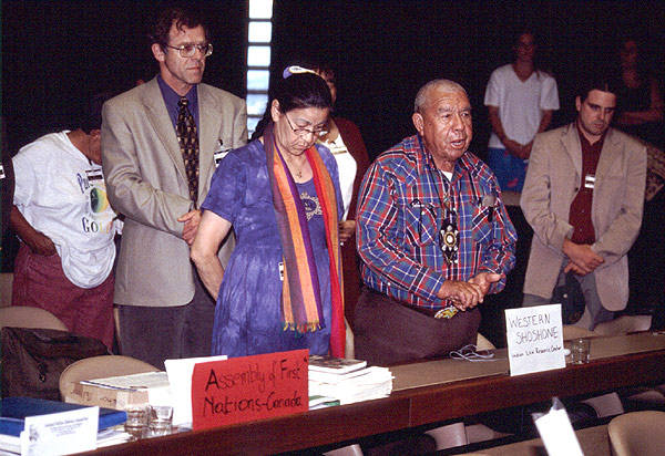 Ein Gebet zum Abschluß der Konferenz (Foto: Oliver Kluge 2000)