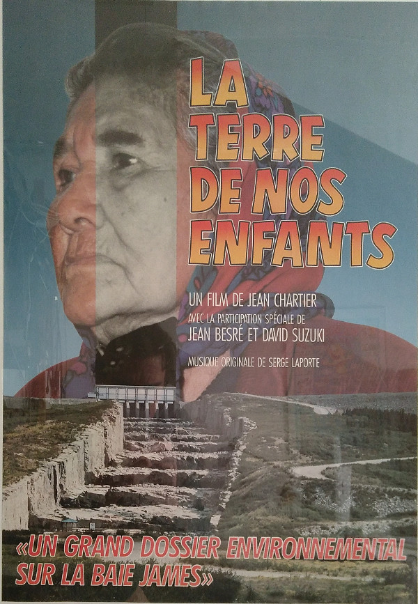 Filmplakat von "La terre de nos enfants". Handyfoto, entzerrt beschnitten skaliert (JPEG).