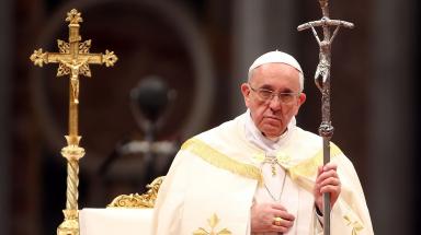 Papst Franziskus mit Ferula (Foto: Long Thiên 2016, Wikimedia)